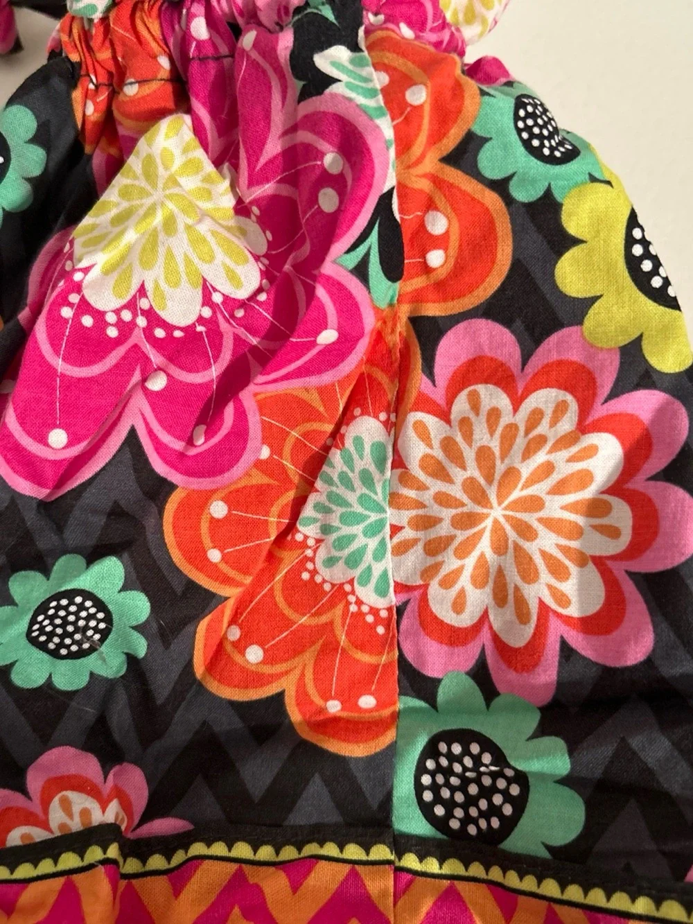 Floral Drawstring Wet/Dry Lined Bag in Black Multi
